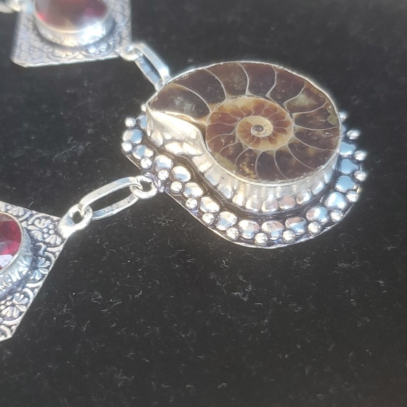 Ammonite Fossil, Labradorite and Faceted Garnet 925 Silver Necklace. - Picture 3 of 10